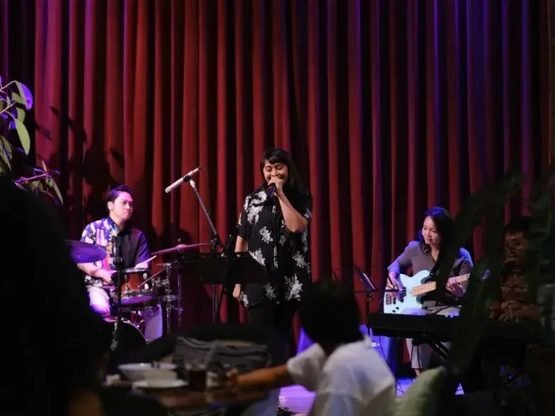 Live Music Bar